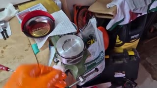 Pistões no bloco com a cinta de anéis