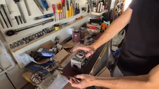 Lixa 400 em rolo, cortada e grampeada no MDF